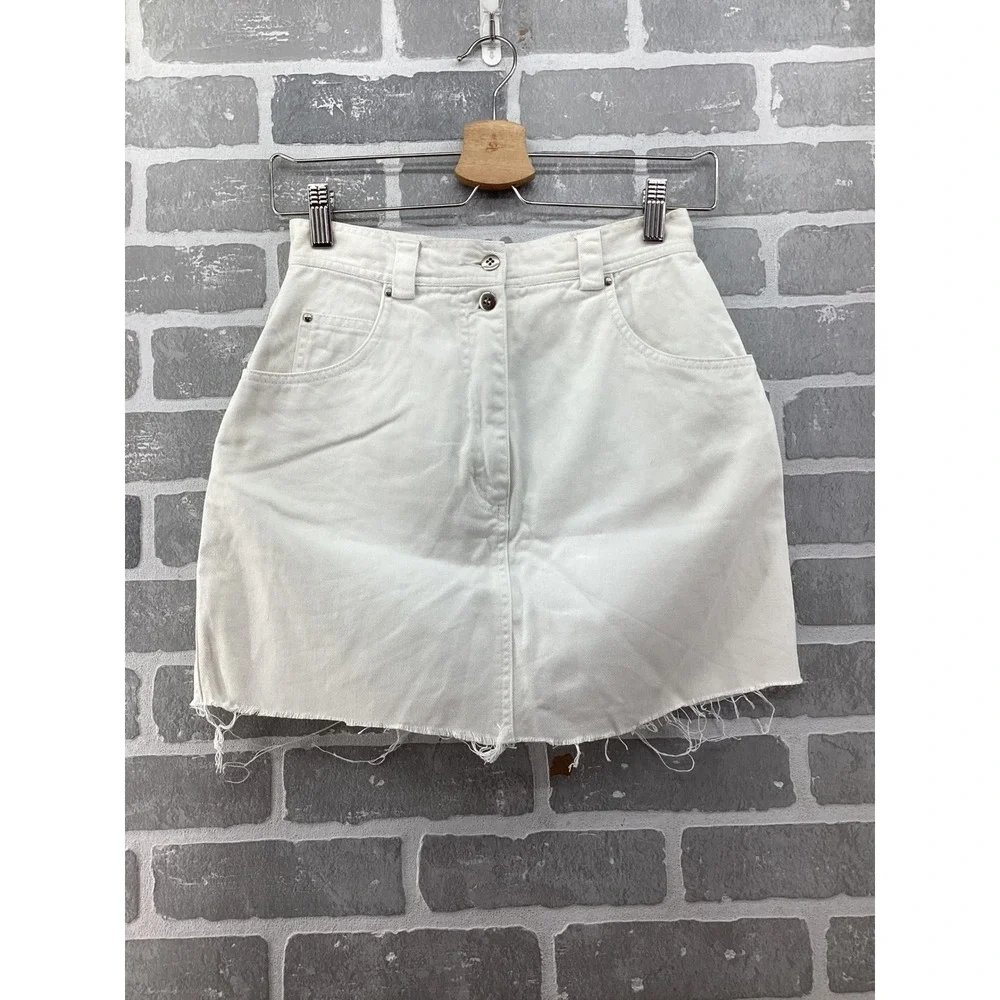 Vintage Together! White Denim Mini Skirt Floral Lace Butterfly Pockets‎ Size 6 T